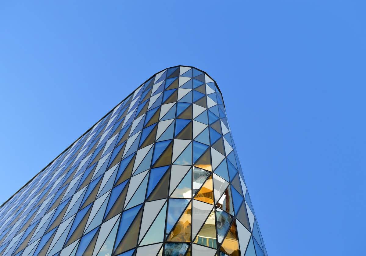 意甲媒体热议：米兰现任9号和前任9号同时爆发，现任打进米兰处子球，前任在希腊上演大四喜！